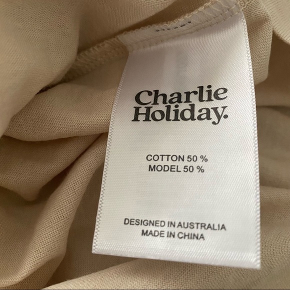 Lulu’s Charlie Holiday Vacay Beige Graphic Boyfriend Tee - Picture 10 of 11